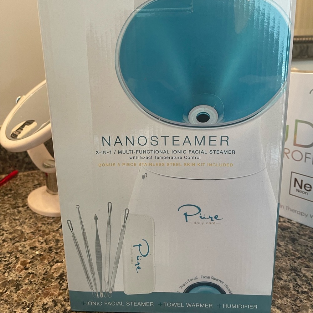 Nano steamer large 3-in-1 nano iconic. Facial steamer- new